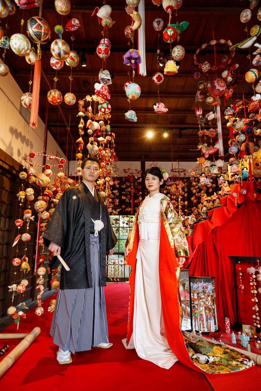 柳川の御花（立花邸）で撮影した和装前撮り。さげもんが飾られた華やかな室内ロケーションでの色打掛撮影。福岡・柳川で人気の和装前撮りスポット。