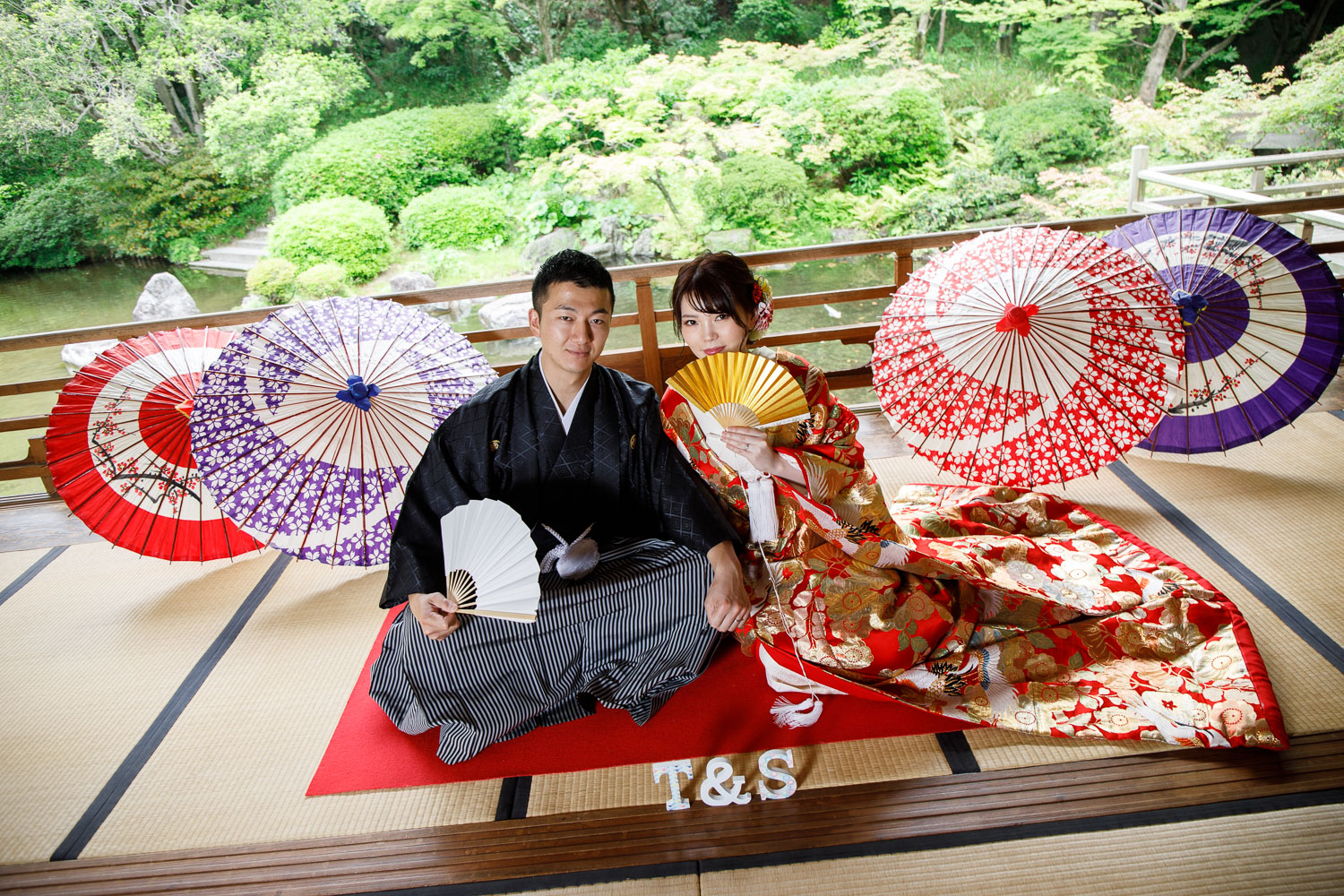 友泉亭公園 和装前撮り 色打掛 紋付袴 和傘 座りショット 日本庭園