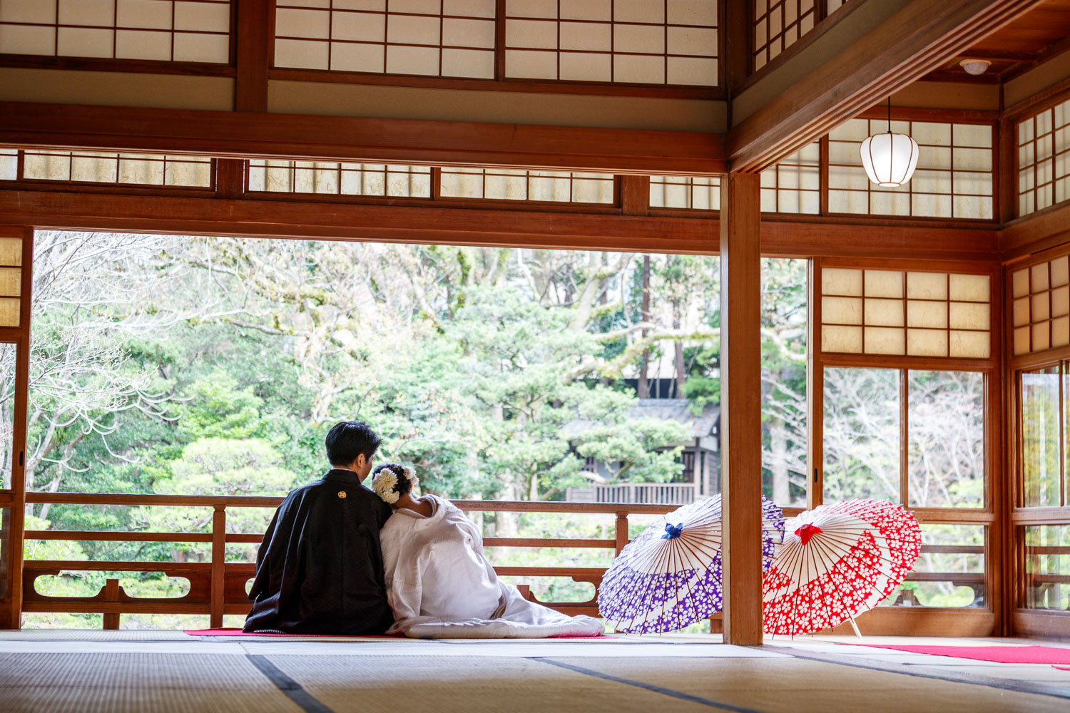 友泉亭公園 和装前撮り 座りショット 日本庭園 室内縁側 ロケーション撮影