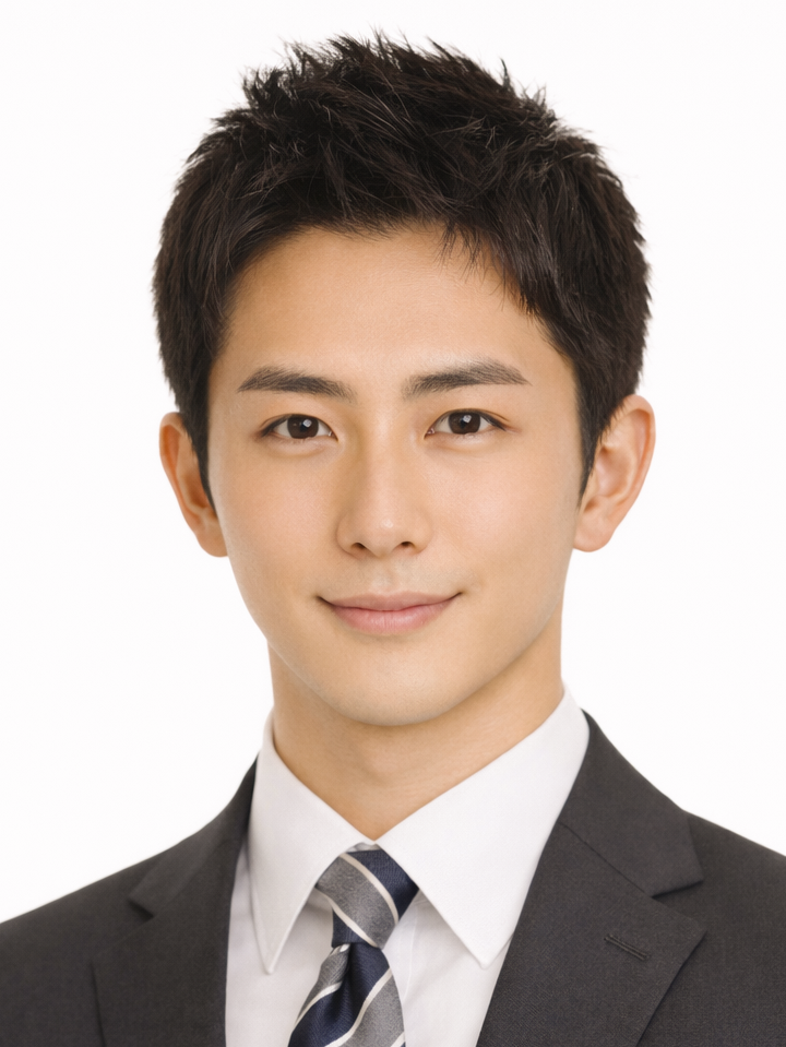 就活用証明写真。スーツ姿で清潔感のある表情を撮影